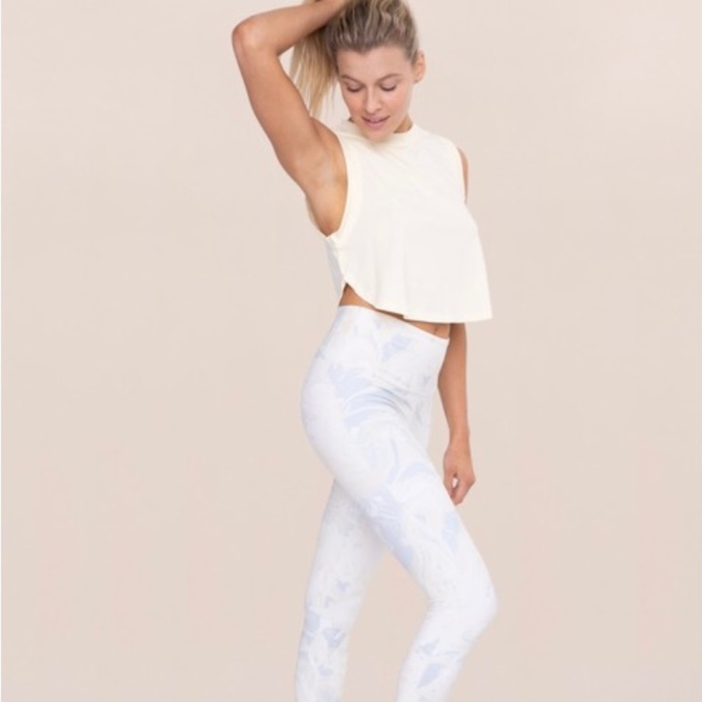 Cropped sleeveless top